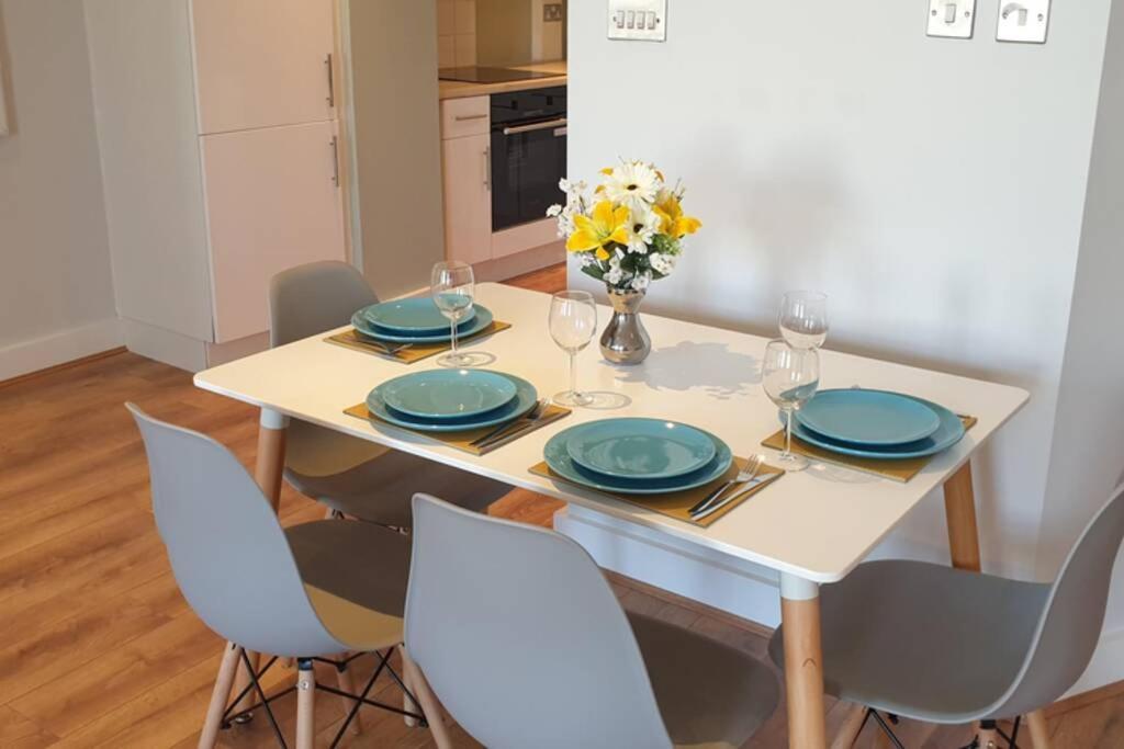 Modern And Spacious Swansea Centre Apartment Esterno foto